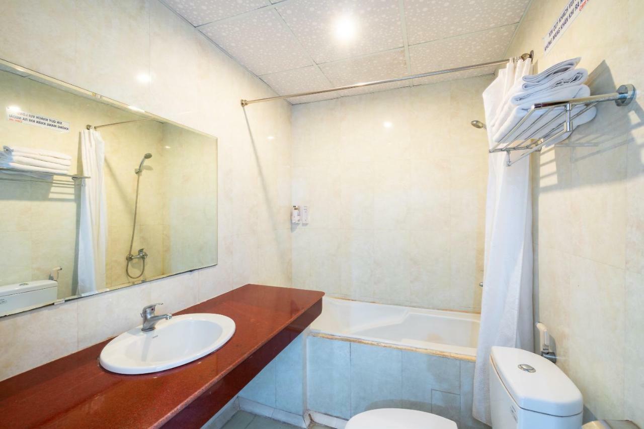 Oyo 375 Hoa Binh Hotel Đà Nẵng Ngoại thất bức ảnh