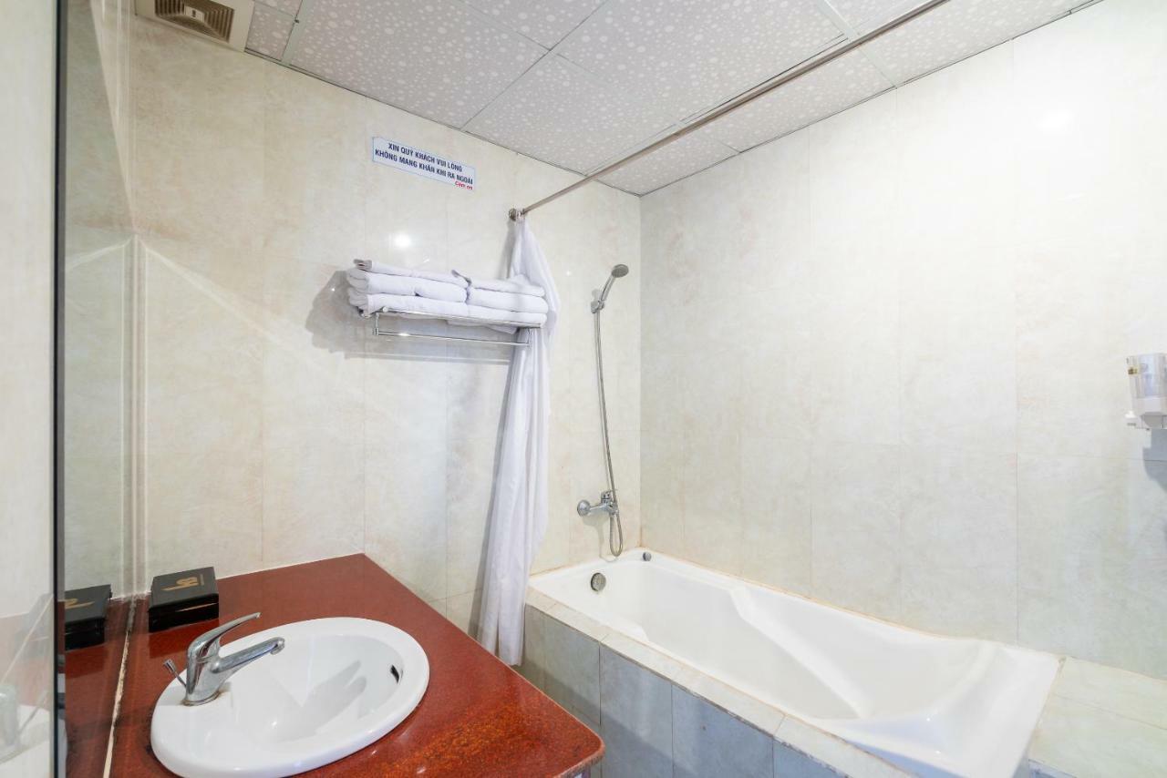 Oyo 375 Hoa Binh Hotel Đà Nẵng Ngoại thất bức ảnh